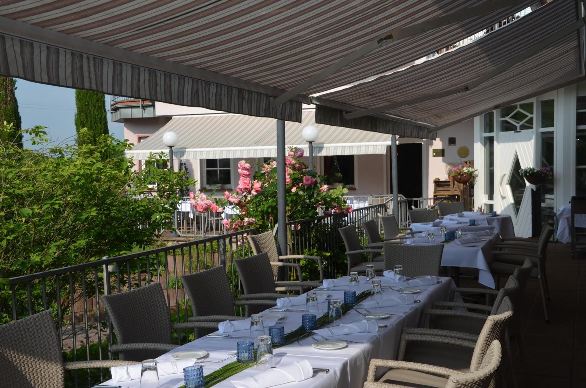 Castell Hotel & Restaurant Leinsweiler Exteriör bild